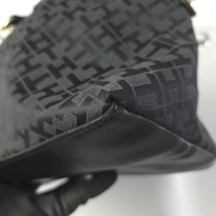 [BUNJANG] Tommy Hilfiger Monogram Tote Bag Black / 타미힐피거 모노그램 토트백 블랙