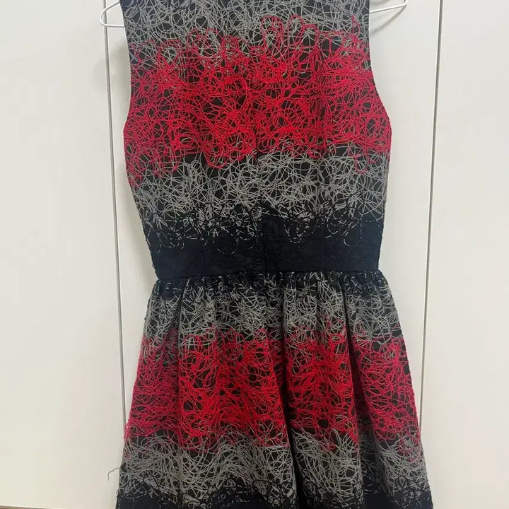 [BUNJANG] Mini Abstract Design Dress / 백화점 미니 원피스