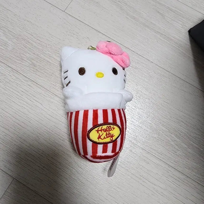 [BUNJANG] Sanrio Hello Kitty Popcorn Cup Doll Keyring / 산리오 정품 헬로키티 팝콘 컵 인형 키링