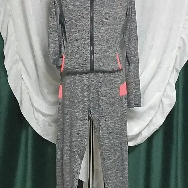 [BUNJANG] Gray Hooded Tracksuit Set / 회색 후드집업 트레이닝복 세트 //새수준