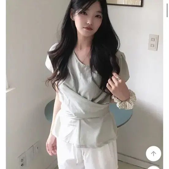 [BUNJANG] More Than Sugar Laura Summer Wrap Blouse Black / 모어댄슈가 로라 여름 랩 블라우스 블랙