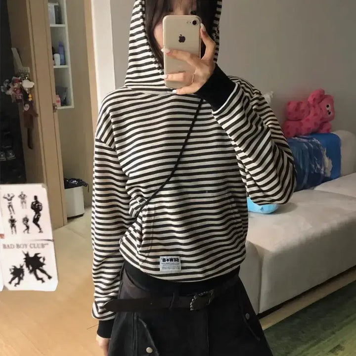 [BUNJANG] Ssobi Kangaroo Vokasi Hoodie Beige / 쏘비 캥거루 보카시 후드티 베이지 | 스트라이프 후드티