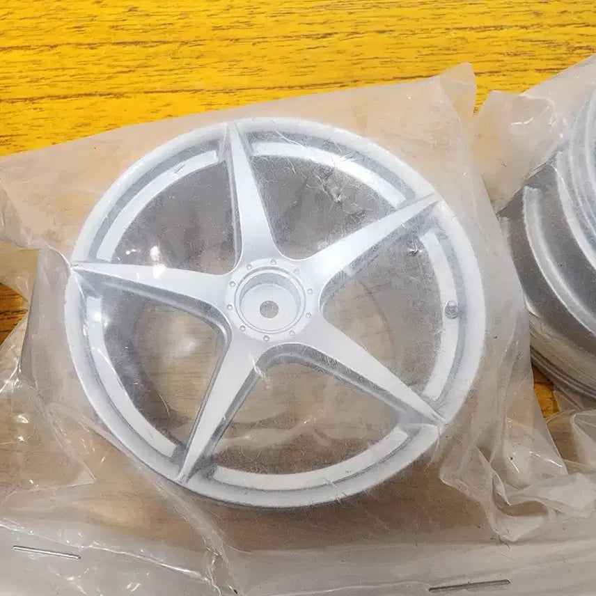 [BUNJANG] DeAgostini 1/8 Ferrari LaFerrari Wheel Set / 1/8 페라리 라페라리 다이캐스트 휠 데아고스티니