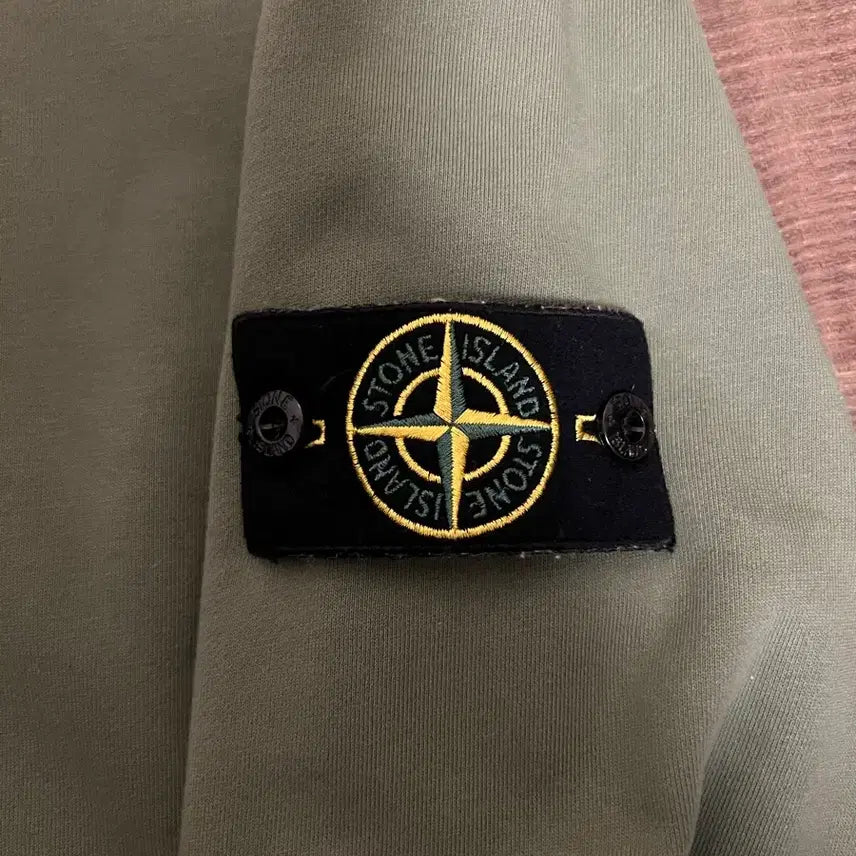 [BUNJANG] Stone Island Sweatshirt (95) Khaki Green / 스톤아일랜드 맨투맨 (95)