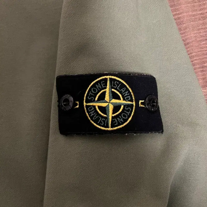 [BUNJANG] Stone Island Sweatshirt (95) Khaki Green / 스톤아일랜드 맨투맨 (95)