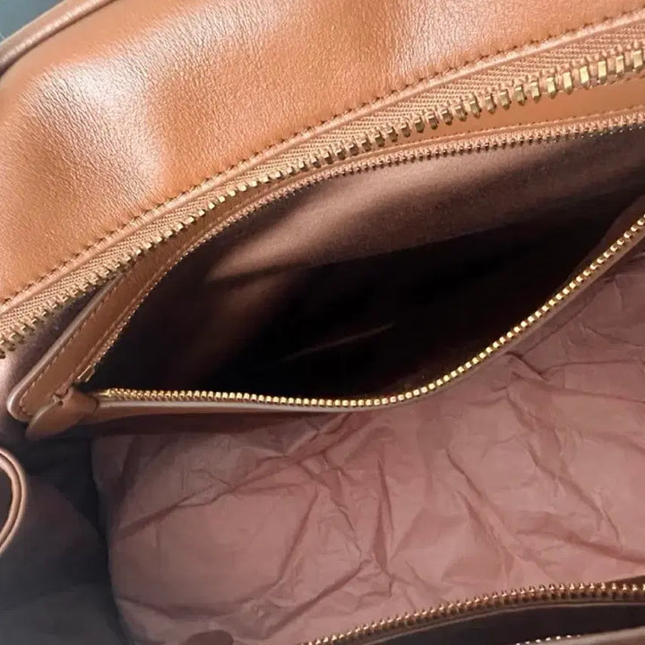 [BUNJANG] Miu Miu Bo Bag Large Cognac Handbag / 미우미우 보 백 라지 꼬냑