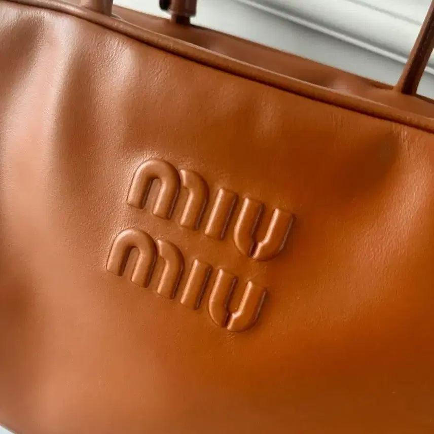 [BUNJANG] Miu Miu Bo Bag Large Cognac Handbag / 미우미우 보 백 라지 꼬냑