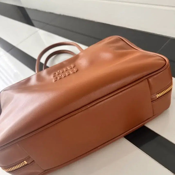 [BUNJANG] Miu Miu Bo Bag Large Cognac Handbag / 미우미우 보 백 라지 꼬냑