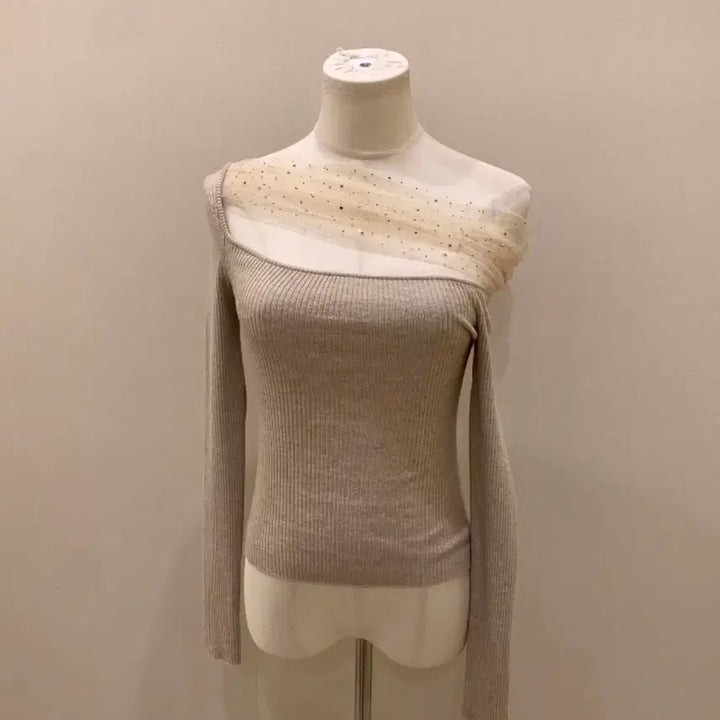 [BUNJANG] Beige Off-Shoulder Sequin Knit Long Sleeve / 베이지 오프숄더 롱슬리브 시퀸 니트