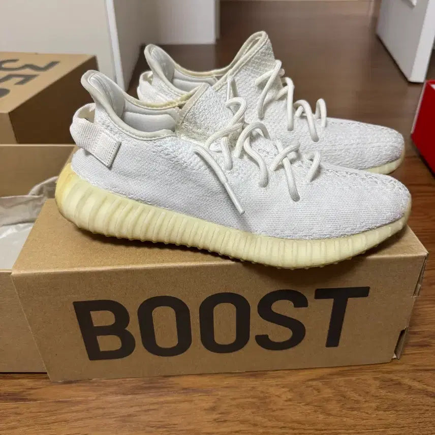 [BUNJANG] Adidas Yeezy Boost 350 V2 Cream White Sneakers / 아디다스 이지부스트 350 V2 크림화이트