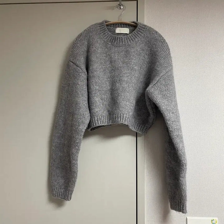 [BUNJANG] Sweater - Gray Knit Sweater / 회색 니트 스웨터