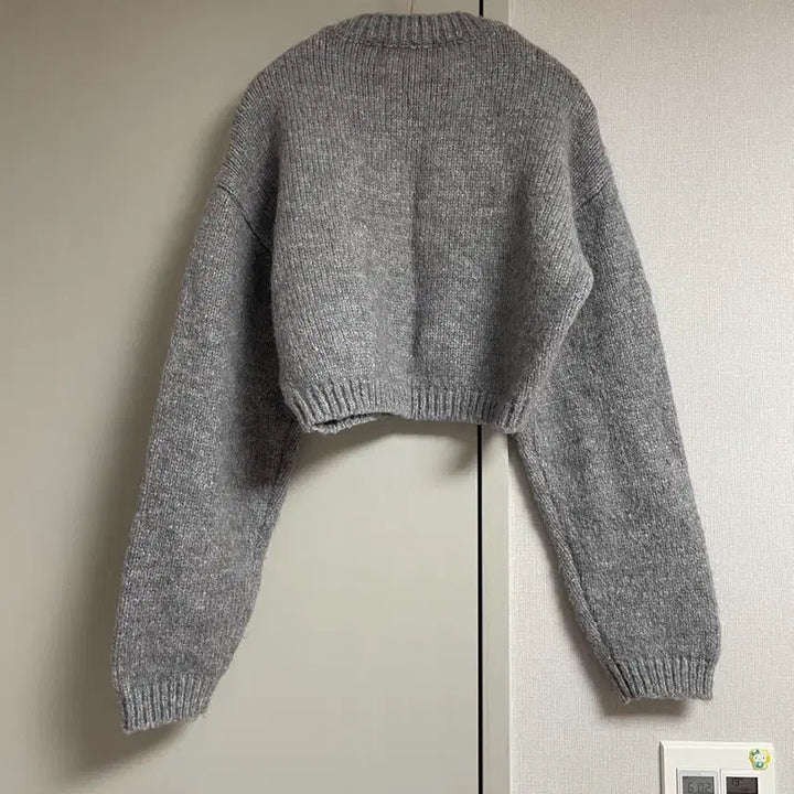 [BUNJANG] Sweater - Gray Knit Sweater / 회색 니트 스웨터
