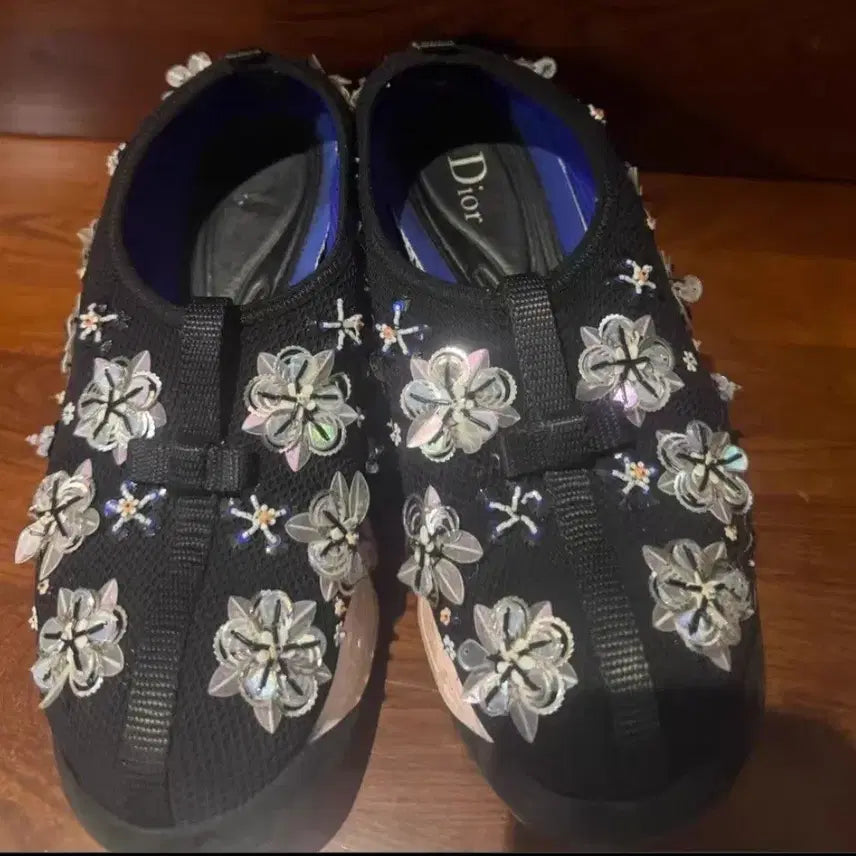 [BUNJANG] Dior Flower Embellished Black Slip-On Sneakers / 디올 플라워 장식 블랙 스니커즈 슬립온36.5정품