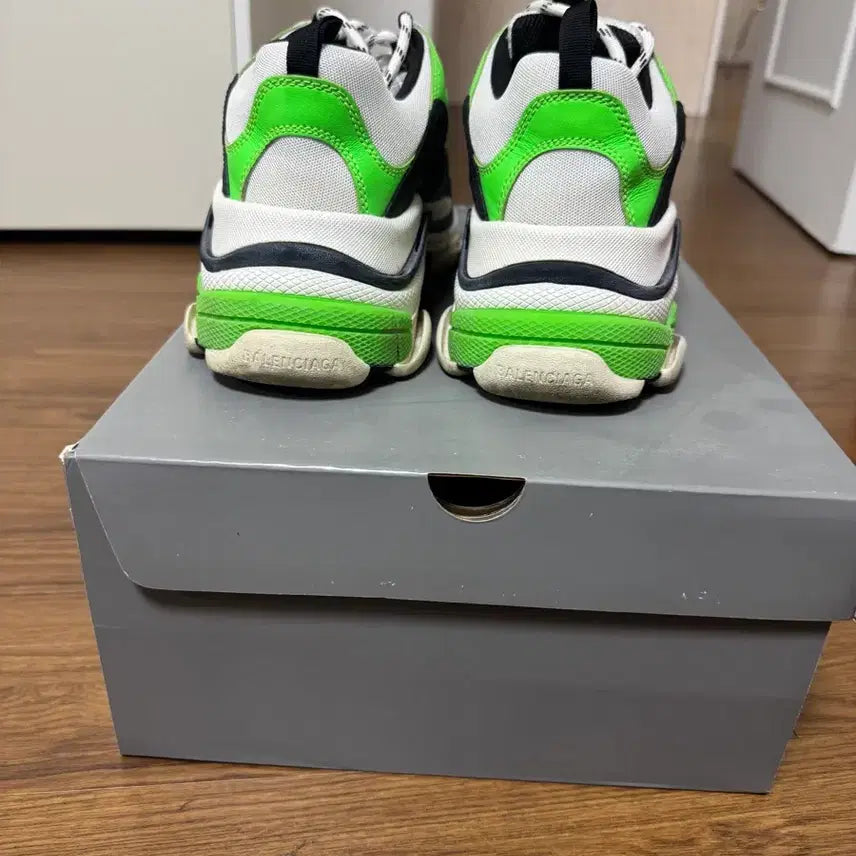 [BUNJANG] Balenciaga Triple S Sneakers Green / 발렌시아가 트리플S 스니커즈 그린 42사이즈