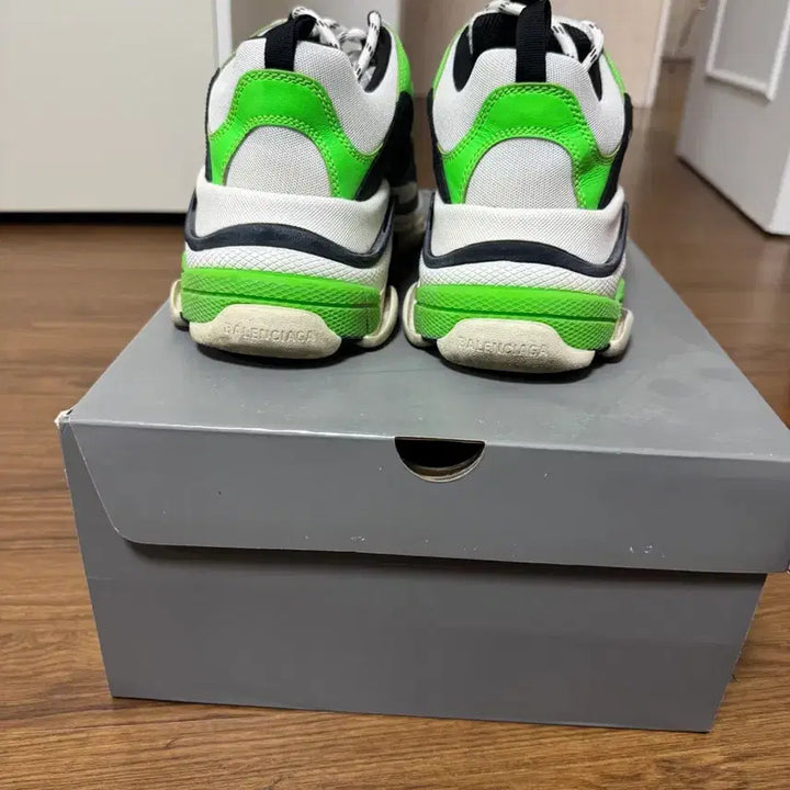 [BUNJANG] Balenciaga Triple S Sneakers Green / 발렌시아가 트리플S 스니커즈 그린 42사이즈