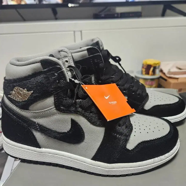 [BUNJANG] Nike Jordan 1 Retro High Sneakers / 나이키 조던1 레트로하이 스니커즈 (240-245)