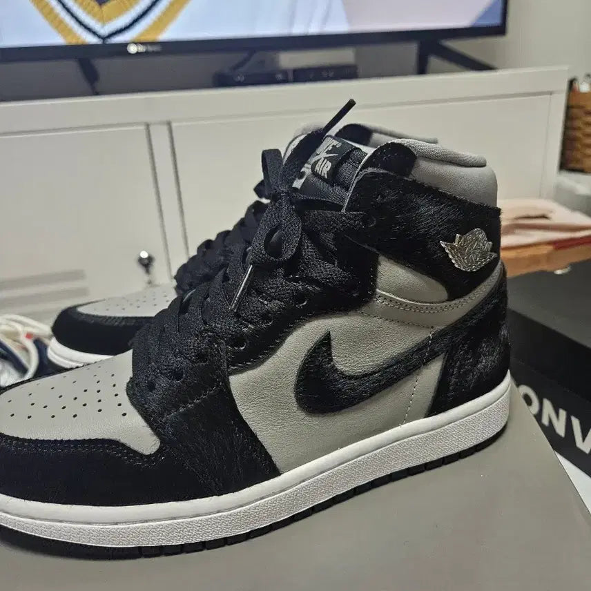 [BUNJANG] Nike Jordan 1 Retro High Sneakers / 나이키 조던1 레트로하이 스니커즈 (240-245)