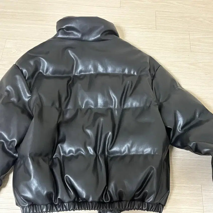[BUNJANG] Leather Padded Jacket / 에이블리 레더패딩