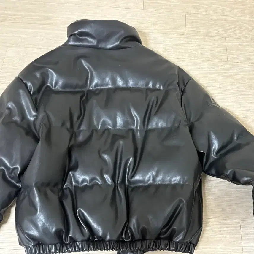 [BUNJANG] Leather Padded Jacket / 에이블리 레더패딩