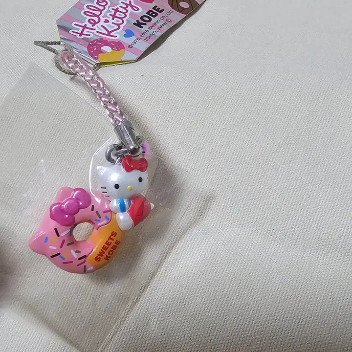 [BUNJANG] Sanrio Hello Kitty Kobe Donut Strap (Limited Edition) / 키티 고베 도넛 스트랩