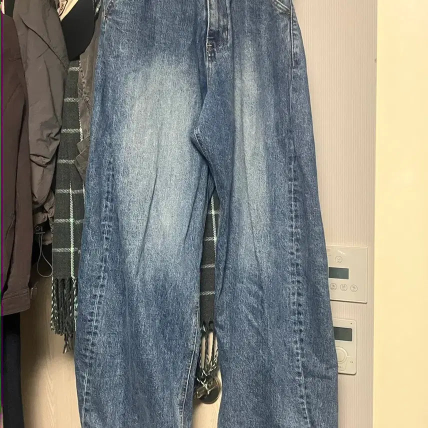 [BUNJANG] Hatching Room Wide Curve Jeans / 해칭룸 와이드 커브진 1사이즈