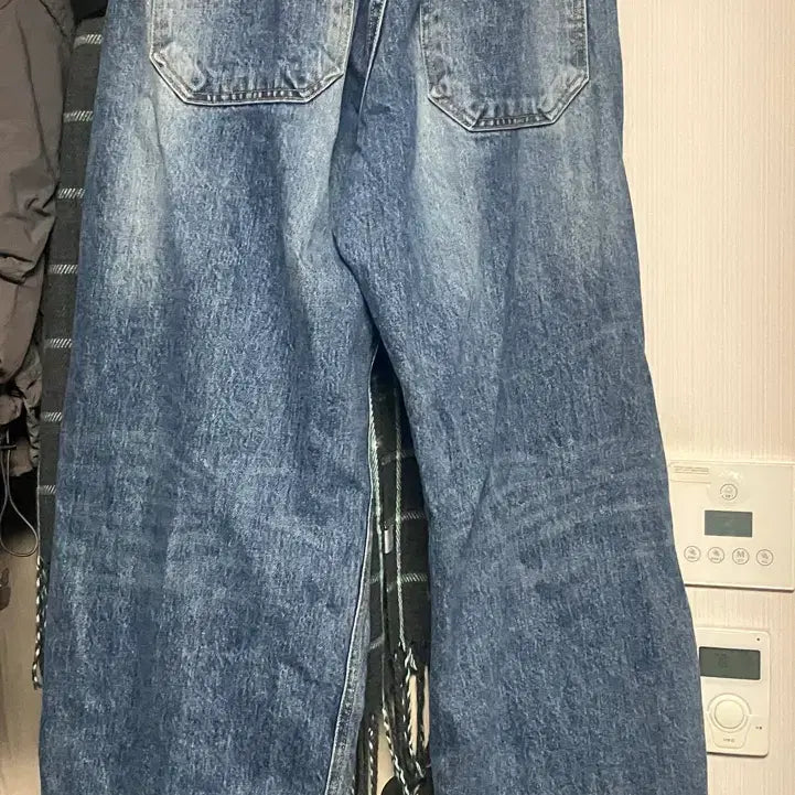[BUNJANG] Hatching Room Wide Curve Jeans / 해칭룸 와이드 커브진 1사이즈