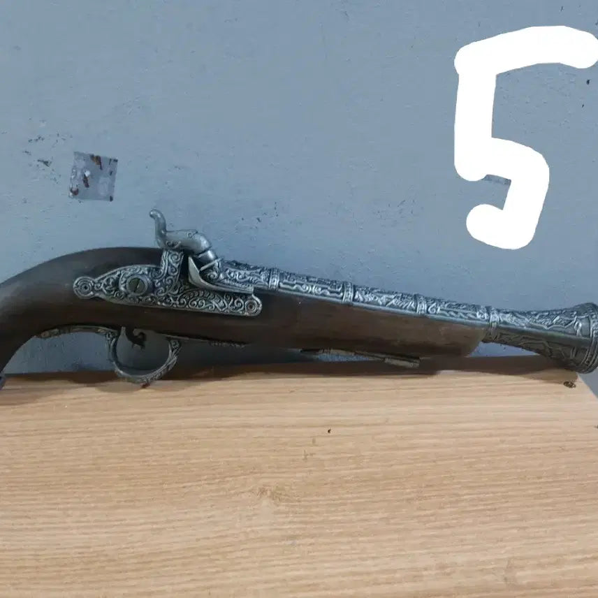 [BUNJANG] Spanish Powder Flask and Gun Decorative Set / 스페인 화약통 총 장식품