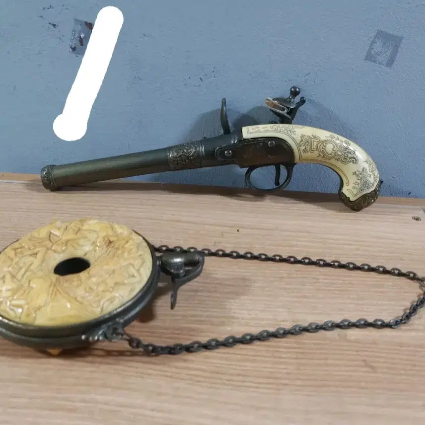 [BUNJANG] Spanish Powder Flask and Gun Decorative Set / 스페인 화약통 총 장식품
