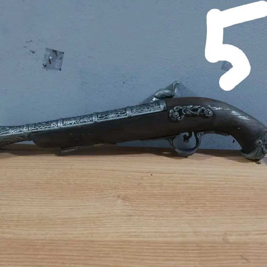 [BUNJANG] Spanish Powder Flask and Gun Decorative Set / 스페인 화약통 총 장식품