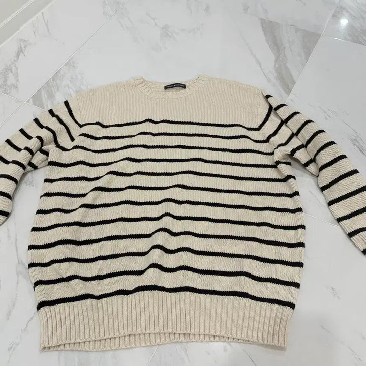 [BUNJANG] Brandy Melville Sprite Knit Sweater / 브랜디멜빌 스프라이트 니트