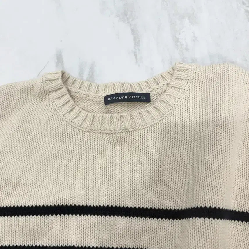 [BUNJANG] Brandy Melville Sprite Knit Sweater / 브랜디멜빌 스프라이트 니트