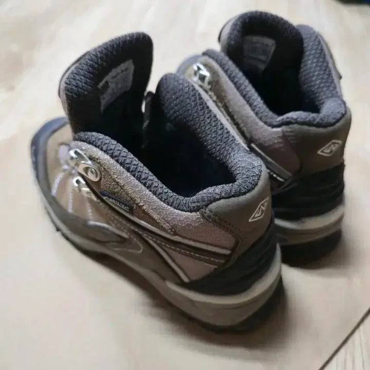 [BUNJANG] Camp Line Gore-Tex Hiking Boots 235 Brown / 캠프라인 고어텍스 등산화 235 브라운