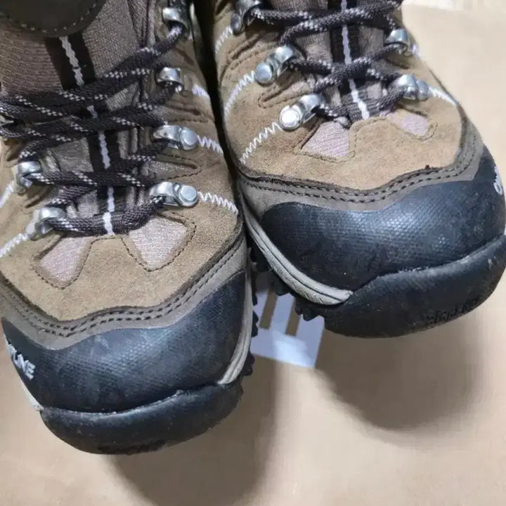 [BUNJANG] Camp Line Gore-Tex Hiking Boots 235 Brown / 캠프라인 고어텍스 등산화 235 브라운