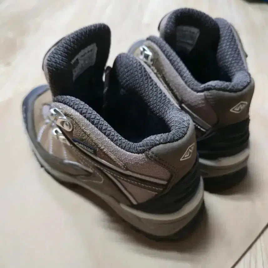 [BUNJANG] Camp Line Gore-Tex Hiking Boots 235 Brown / 캠프라인 고어텍스 등산화 235 브라운