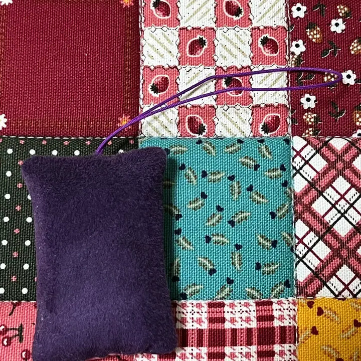 [SOLD OUT] 카이지 이치죠 정품 쿠션 액정 클리너 핸드폰줄