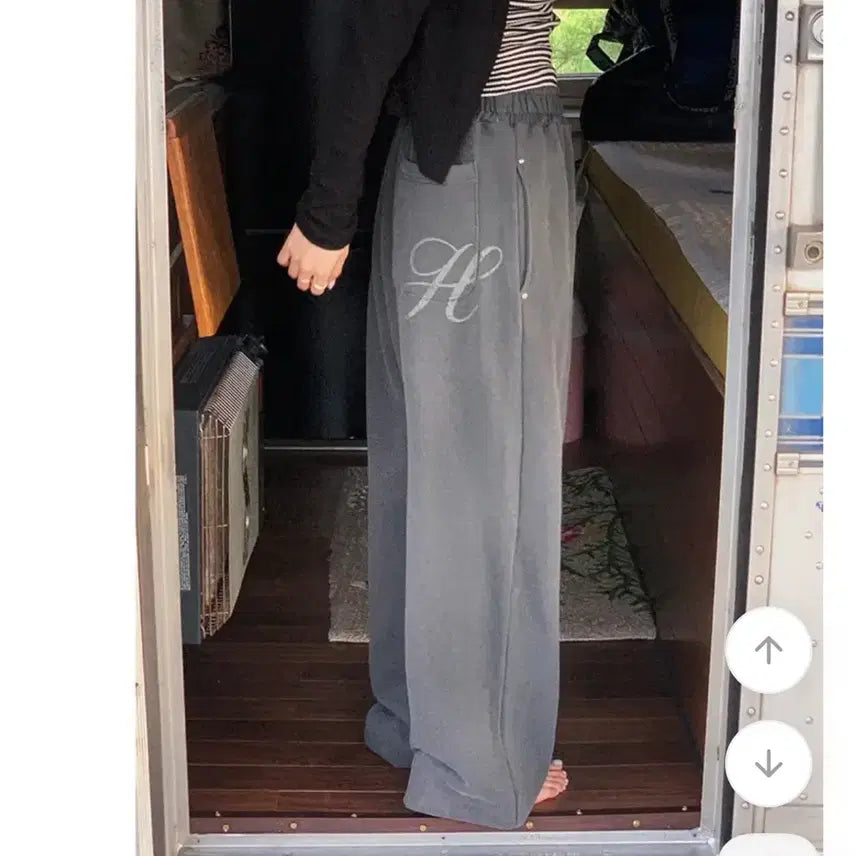 [BUNJANG] URIE Pigment Training Pants Charcoal / 유리에 히어유 히그먼트 트레이닝 팬츠 차콜