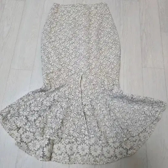 [BUNJANG] Lace Mermaid Skirt Ivory / 레이스 머메이드 스커트 아이보리