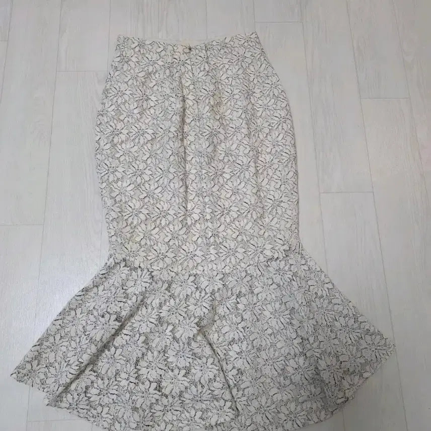 [BUNJANG] Lace Mermaid Skirt Ivory / 레이스 머메이드 스커트 아이보리