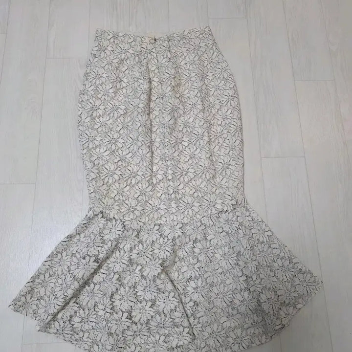 [BUNJANG] Lace Mermaid Skirt Ivory / 레이스 머메이드 스커트 아이보리