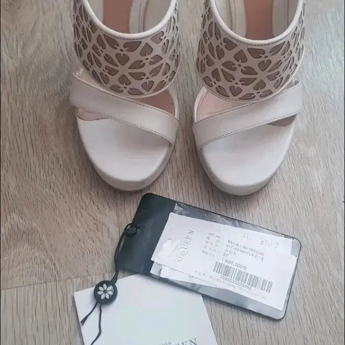[BUNJANG] Alexander McQueen White Mule Sandals 35 1/2 / 알렉산더맥퀸 화이트 뮬 샌들 35 1/2