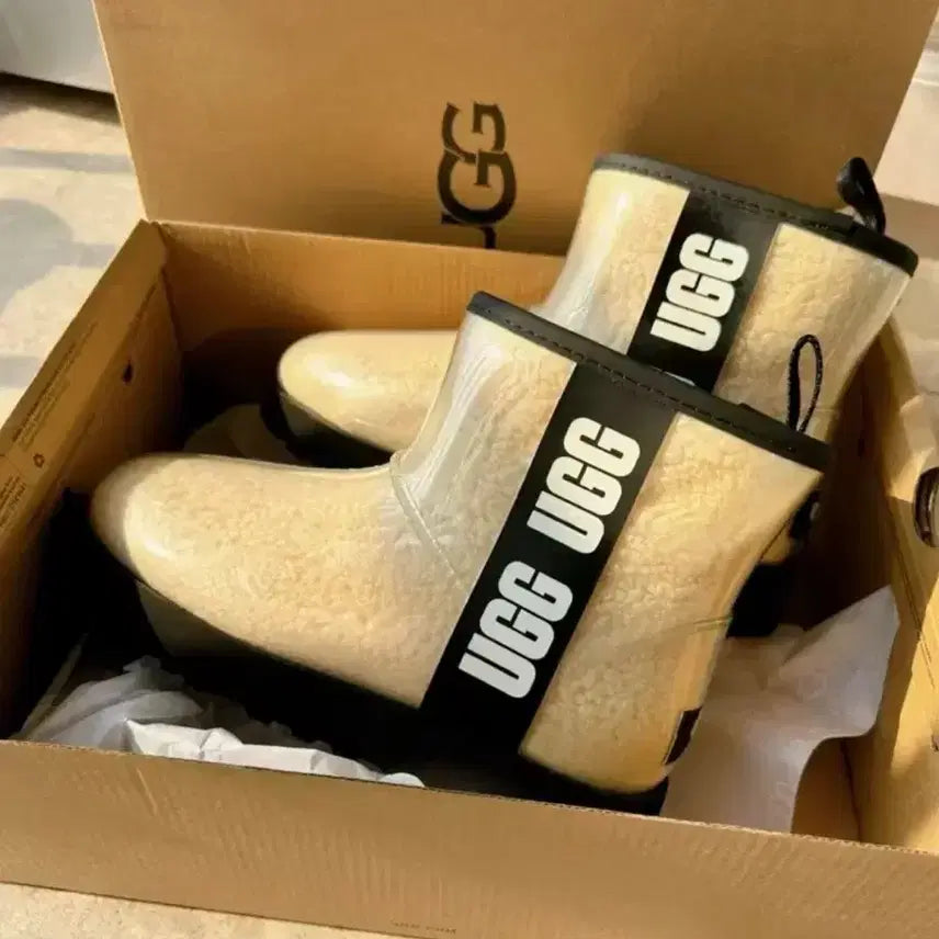 [SOLD OUT] UGG 어그 클리어 미니 부츠 새상품