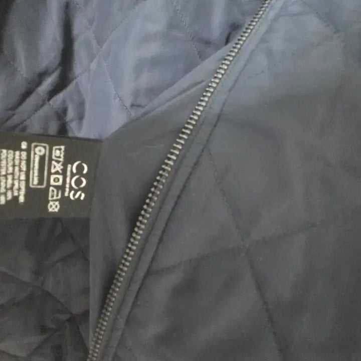 [BUNJANG] COS Quilted Bomber Jacket / COS 코스 퀼팅 봄버 자켓 집업