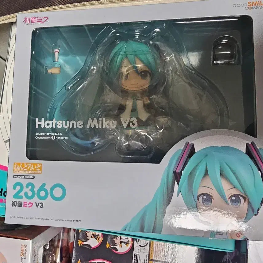 [BUNJANG] Hatsune Miku V3 Nendoroid (Sealed) / 미개봉) 하츠네미쿠 v3 넨도 팝니다