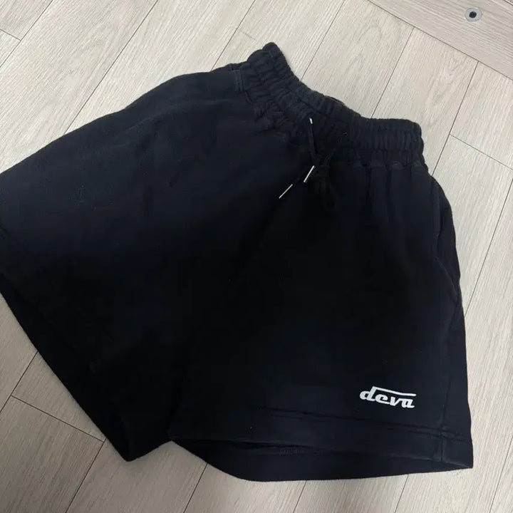 [BUNJANG] Deva Black Shorts / 데바 반바지