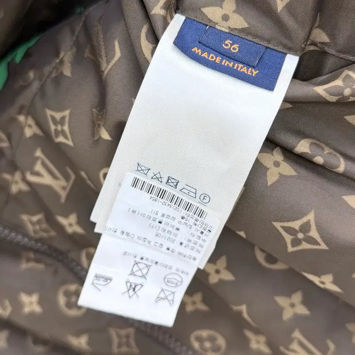 [SOLD OUT] [S+급/56] 루이비통 모노그램 투어리스트 퓨어리스트 바람막이 자켓