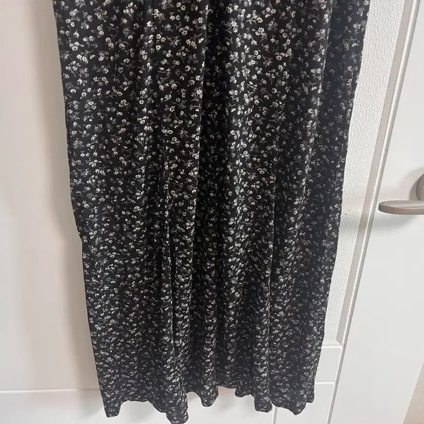 [BUNJANG] Vintage Short Sleeve Dress with Collar and Zipper / (일본 수입 빈티지)반팔 원피스 꽃 블랙 카라 지퍼 찰랑
