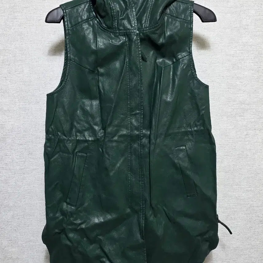 [BUNJANG] Green Leather Hooded Vest / 녹색 후드 레더 조끼