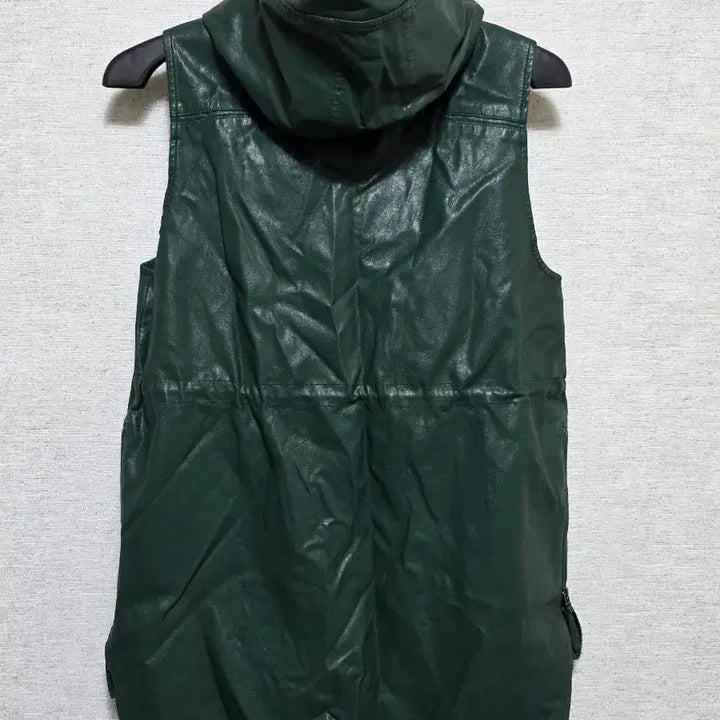 [BUNJANG] Green Leather Hooded Vest / 녹색 후드 레더 조끼