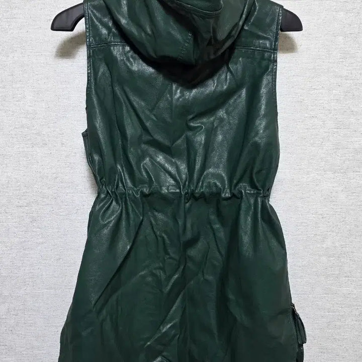 [BUNJANG] Green Leather Hooded Vest / 녹색 후드 레더 조끼