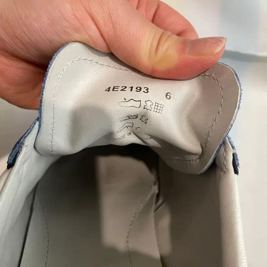 [BUNJANG] Prada Sneakers White/Blue / 프라다 스니커즈 화이트/블루